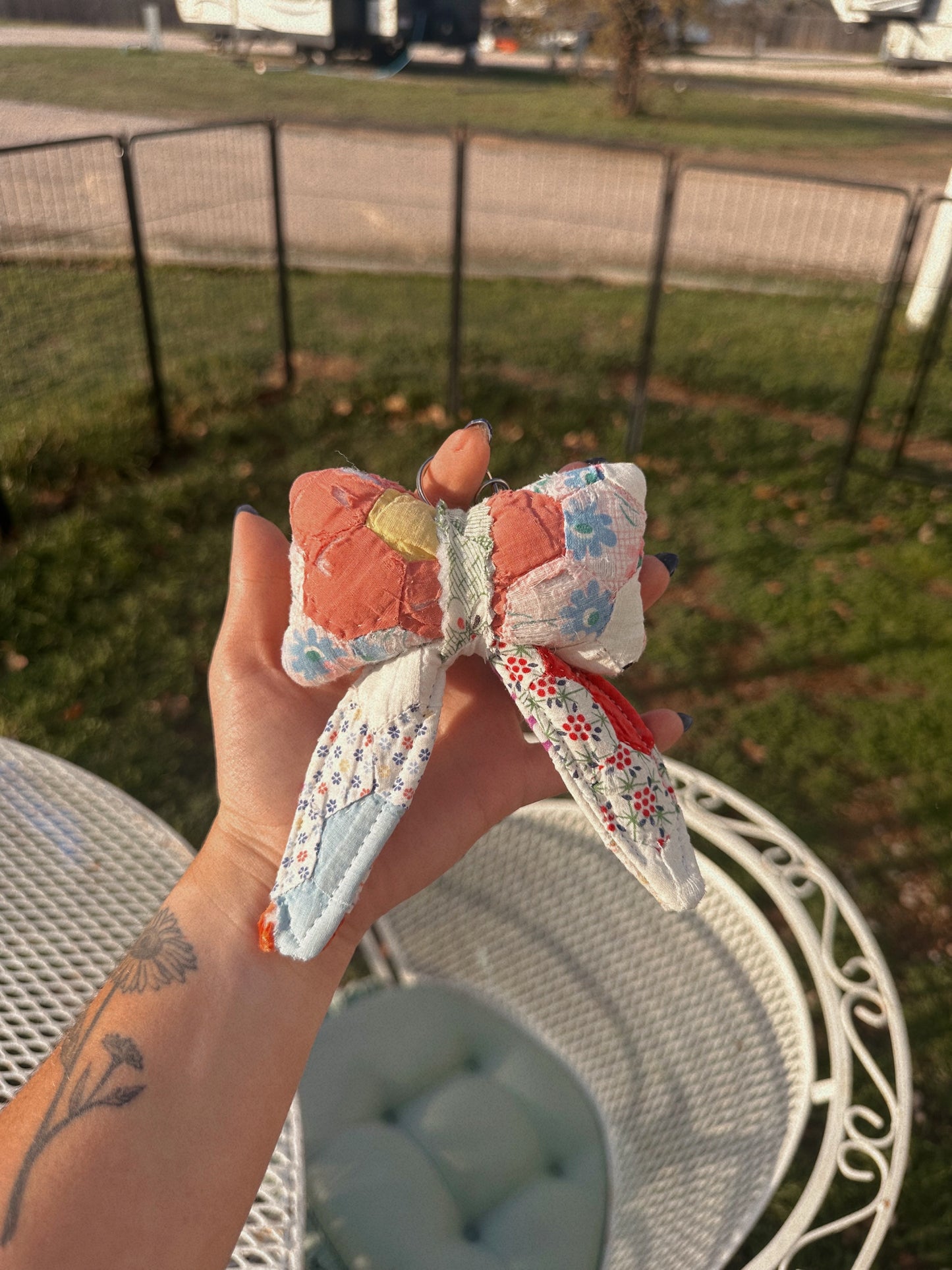 SUNRISE BOW CHARM