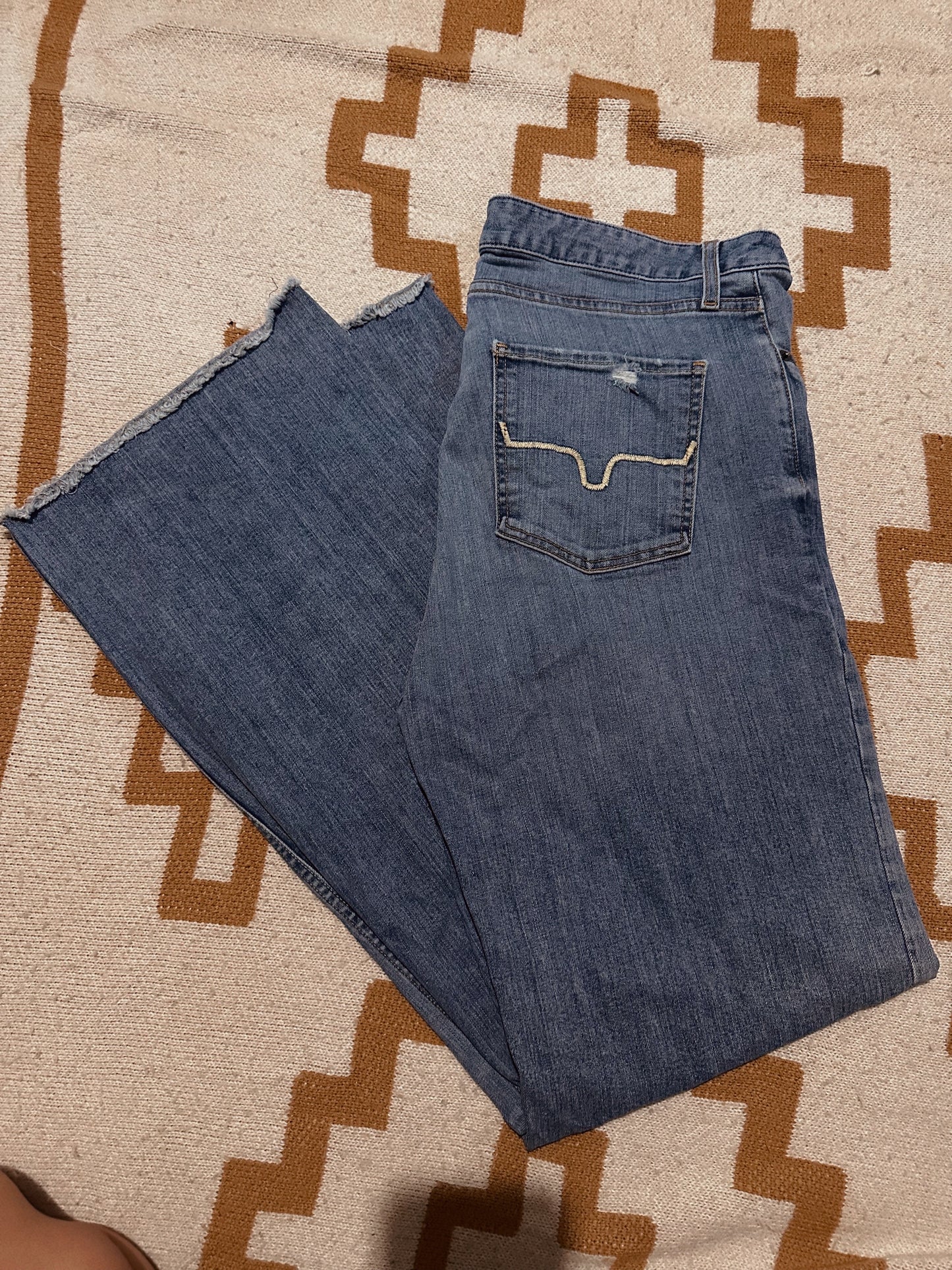 OLIVIA KIMES JEANS