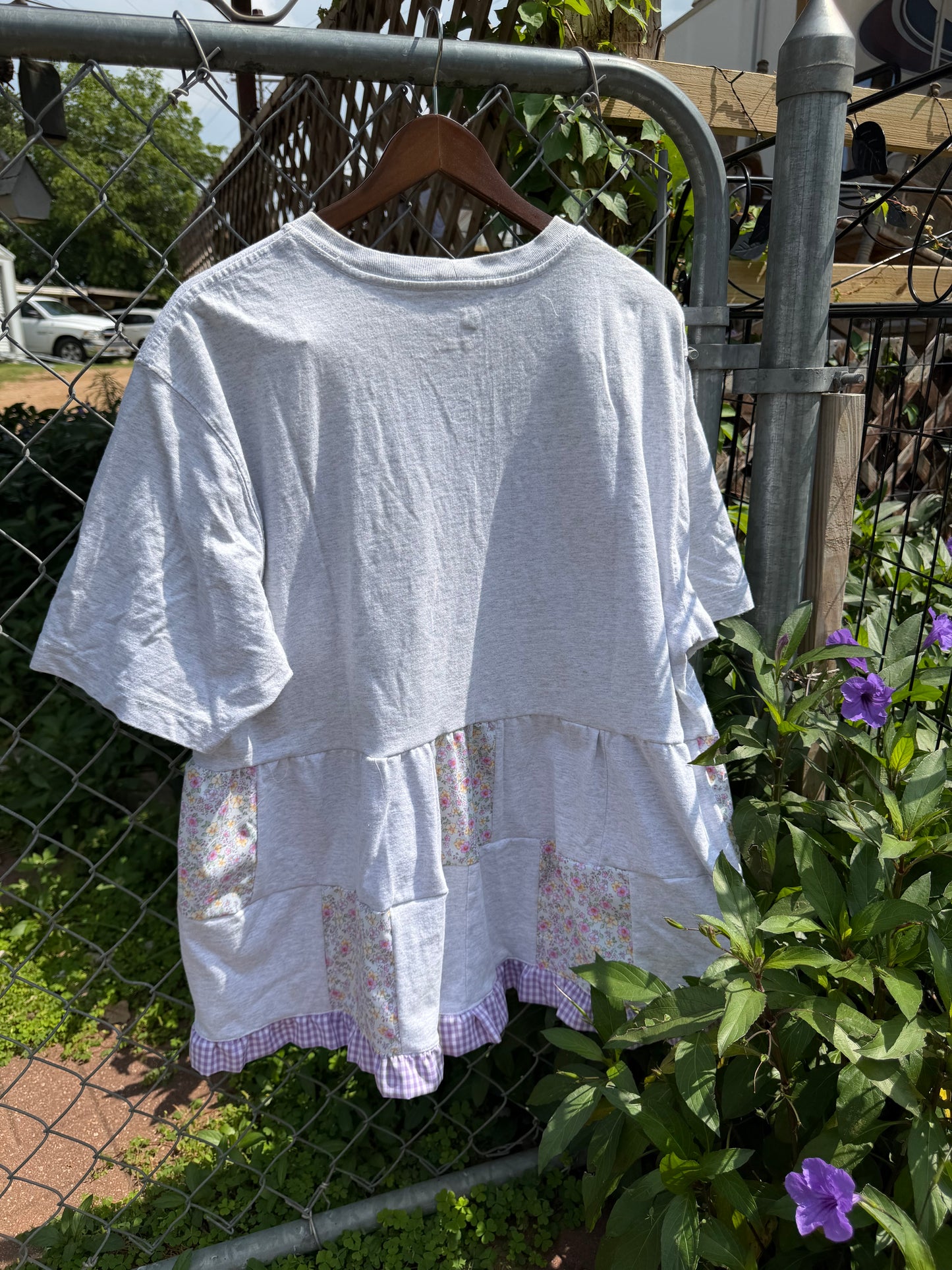 Seashell lane Carhartt tee 🐚 (L)