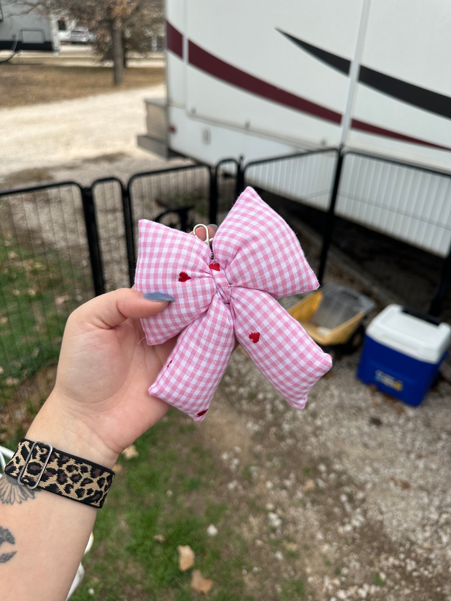 Pink Gingham Hearts bow keychain