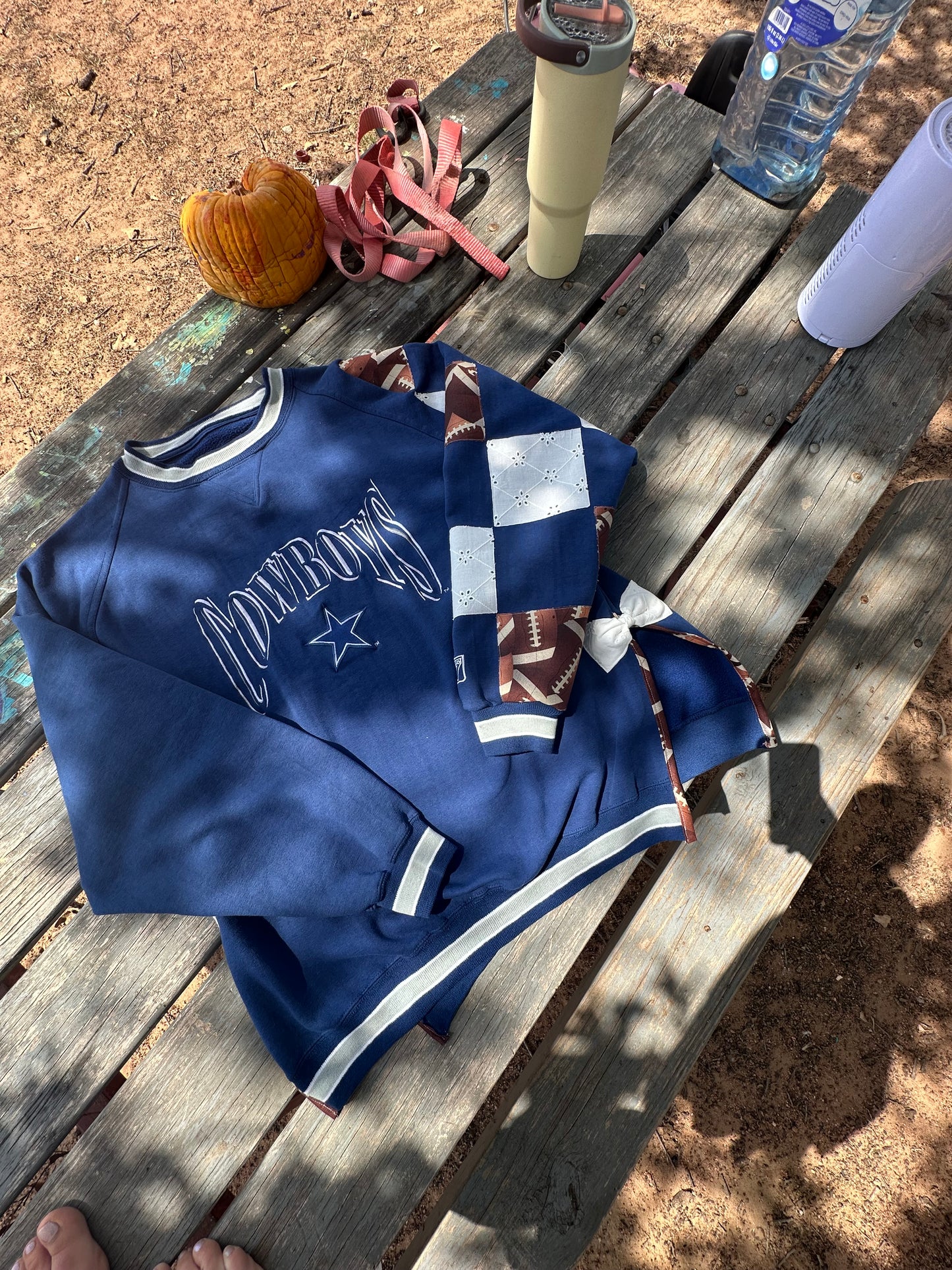 Cowboys Split Bow Crew (XL)