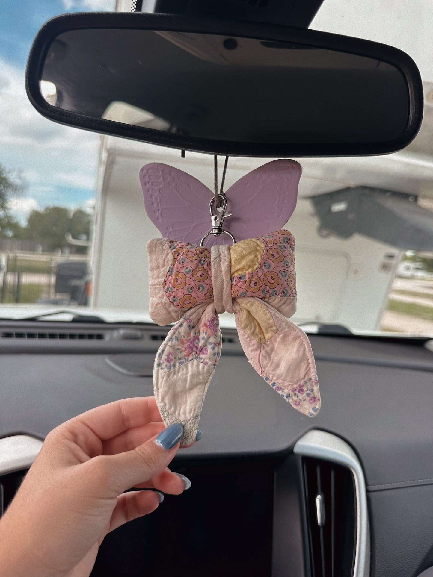 BOW CHARM #6