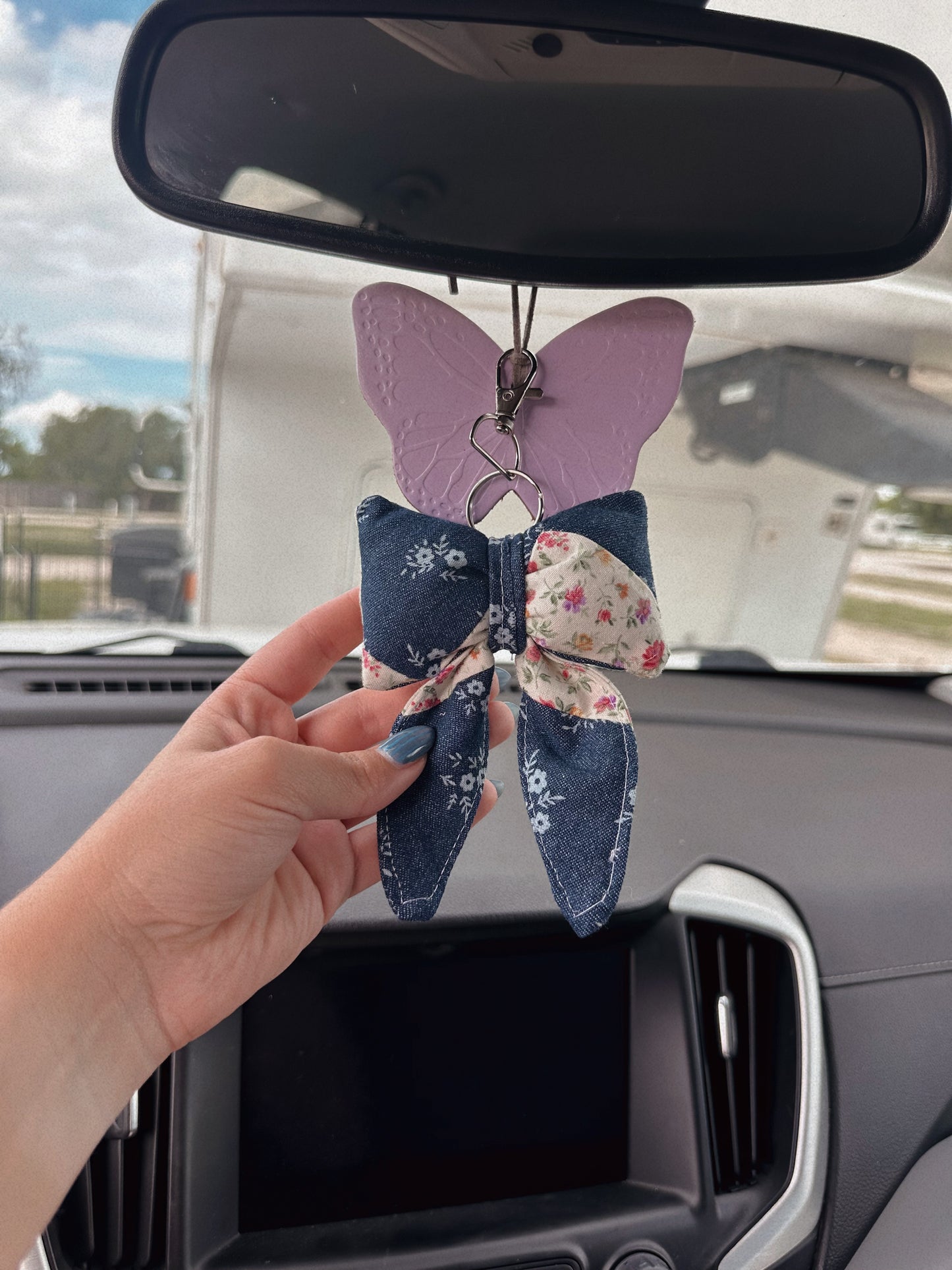 BOW CHARM #1