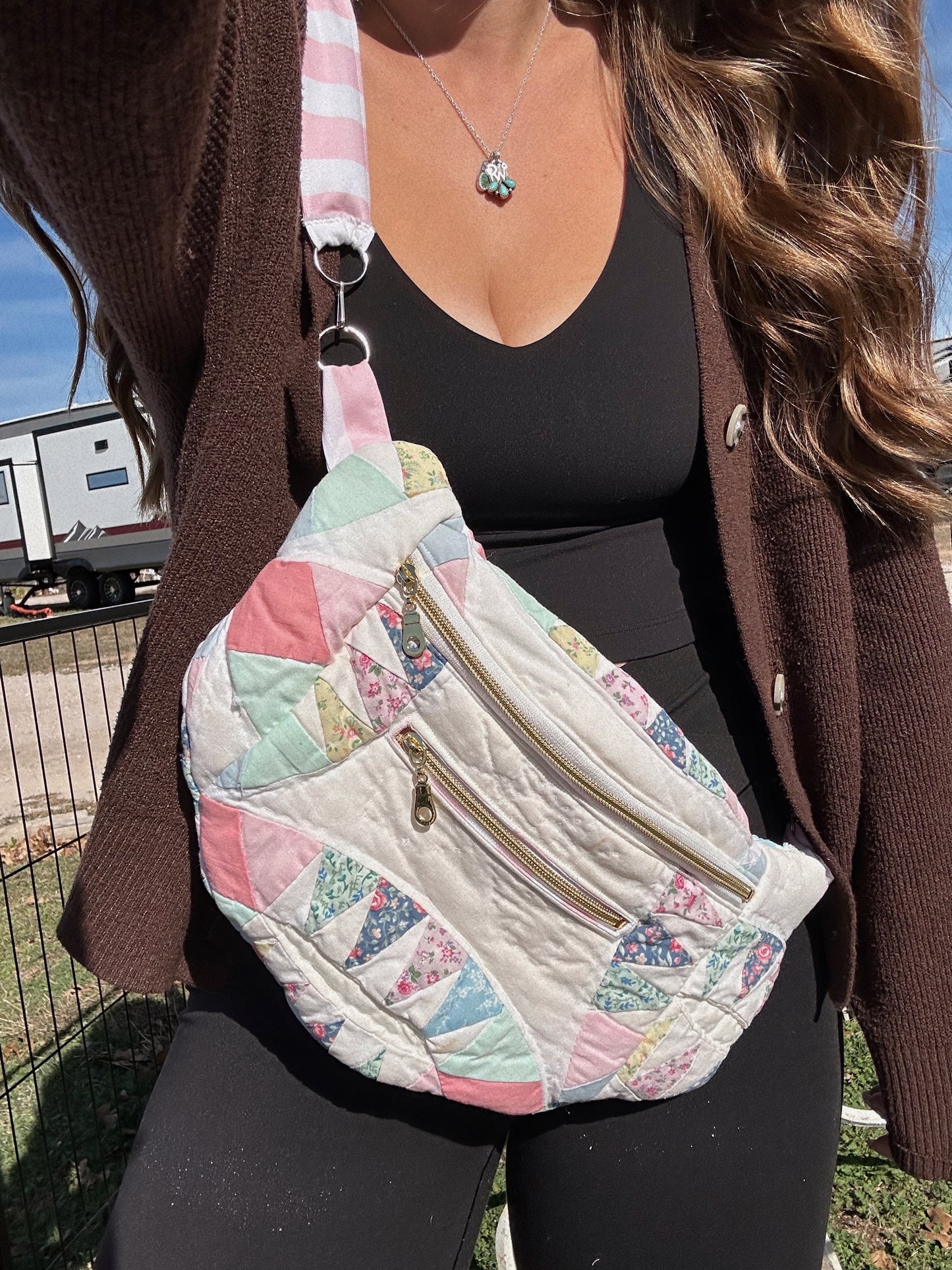 Pinky Bum Bag (5)