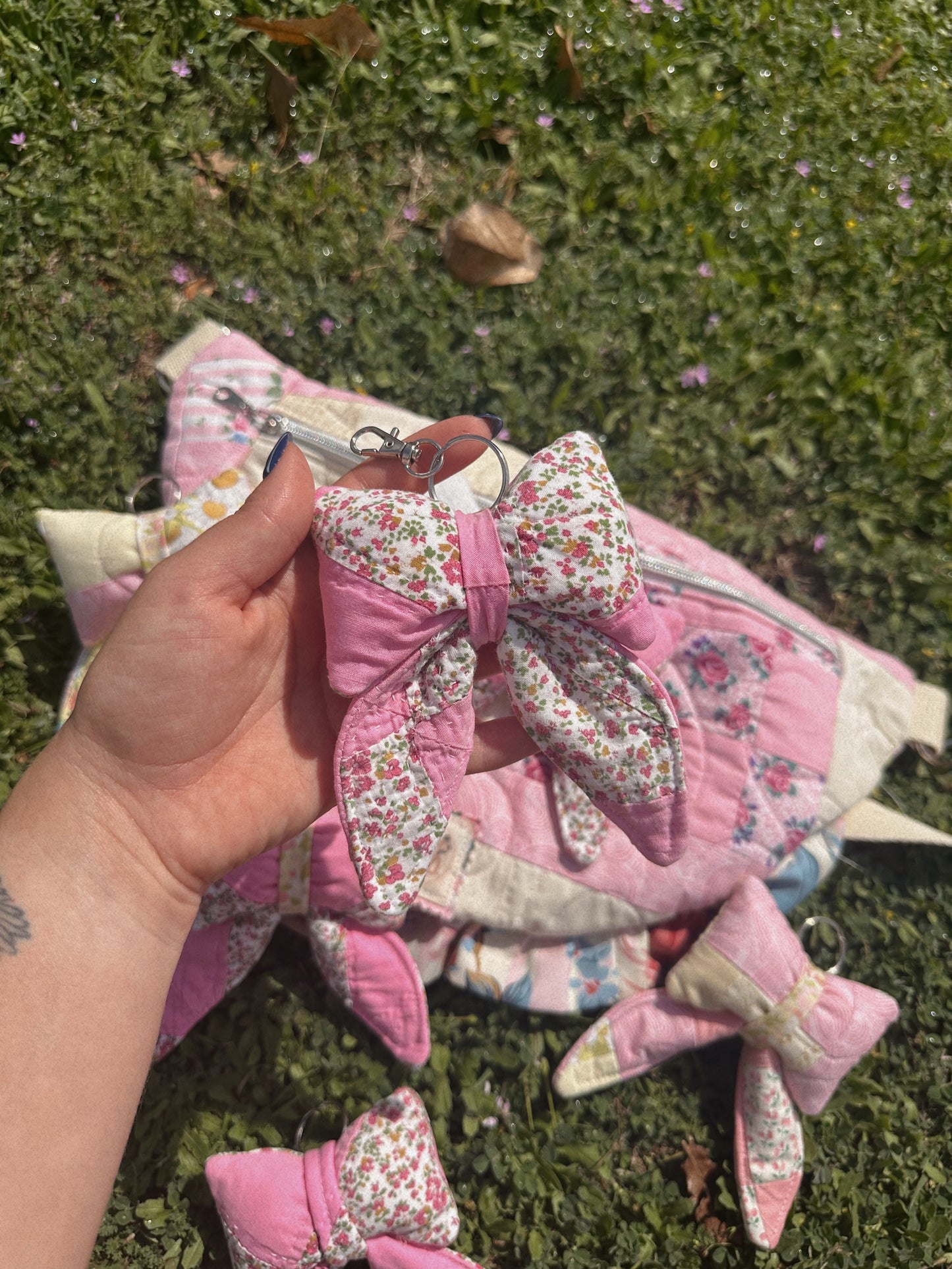 FLORAL BOW CHARM