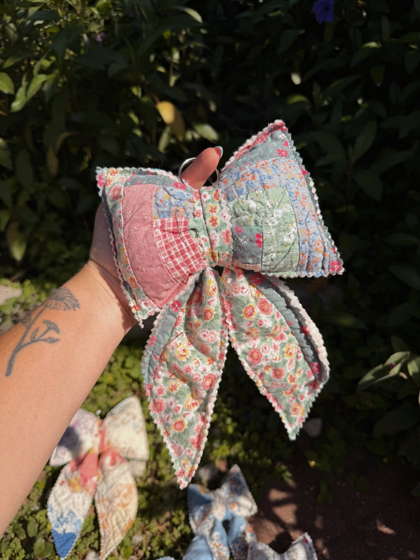 Seashell Bow 🐚 (medium size)