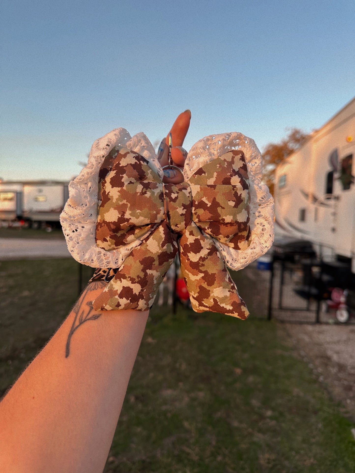 ARMY GREEN BOW KEYCHAIN