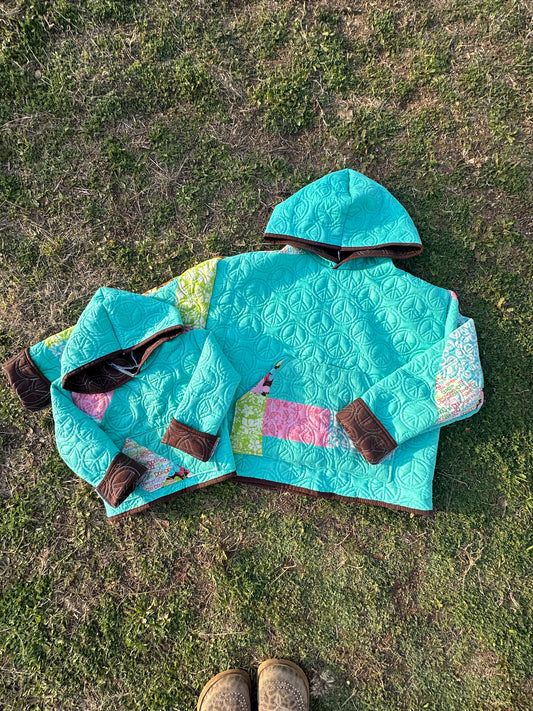 Mommy quilted Hoodie ✌🏼☮️ (M-L)