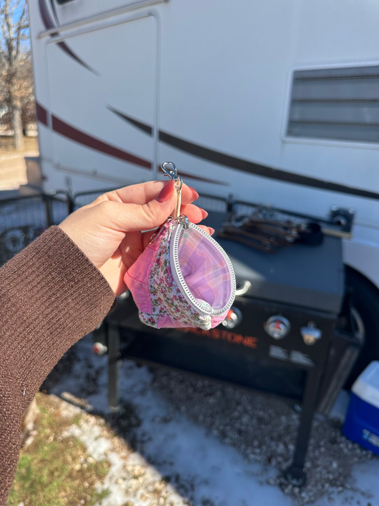 Rosie keychain Pouches 🌹