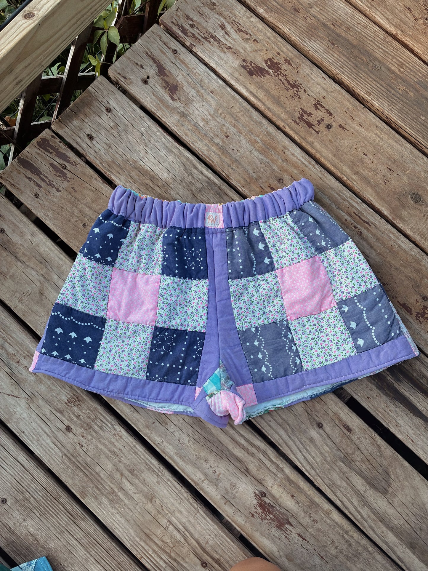 Day Dreamer Shorties 🌞 (M/L)