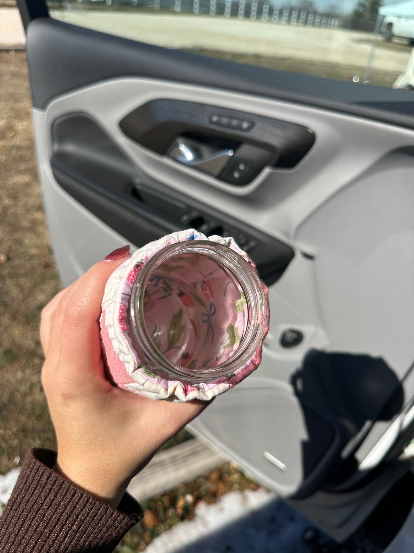 STRAWBERRY JAR KOOZIE