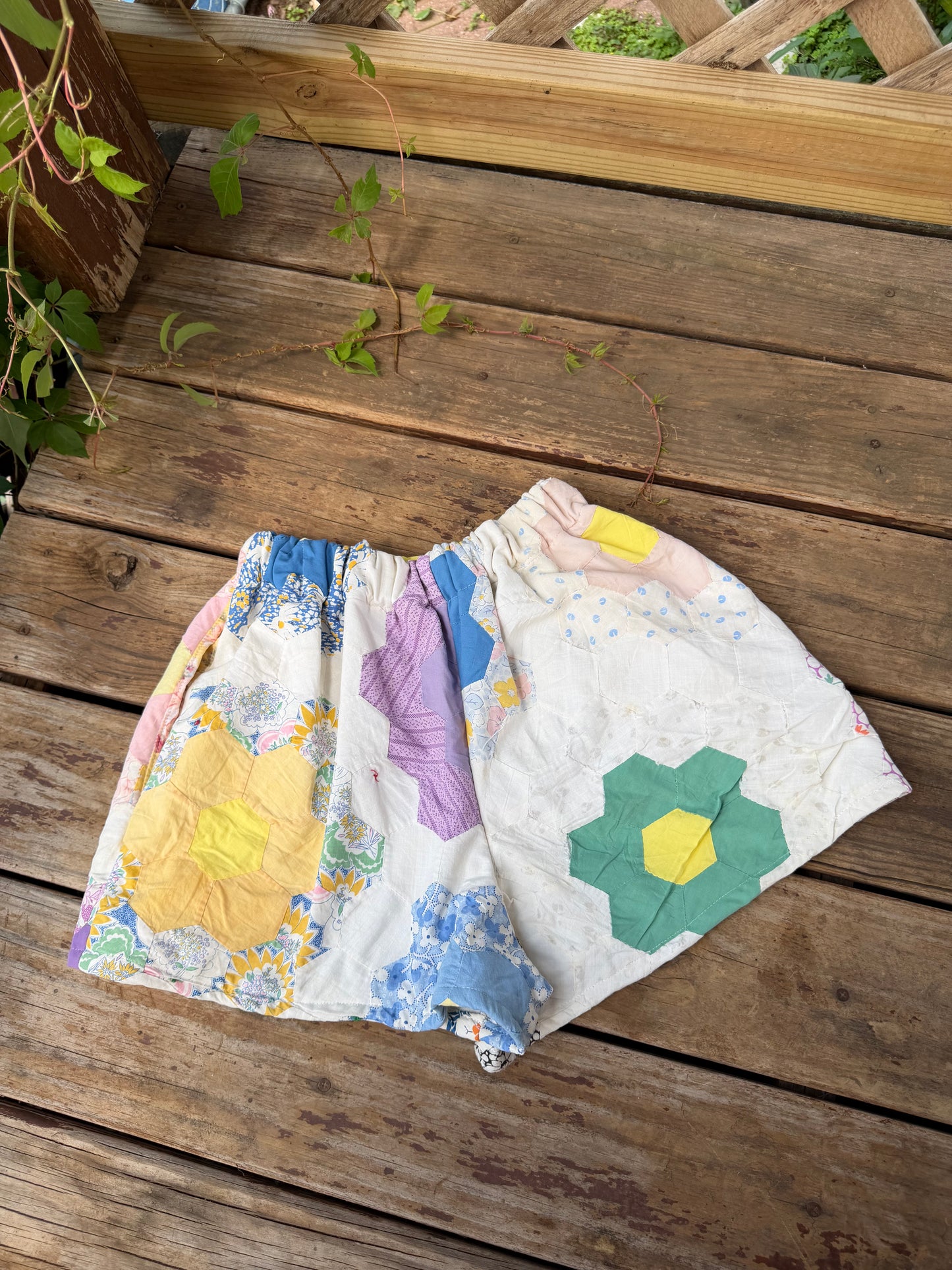 Salty Wildflower Shorties (S)