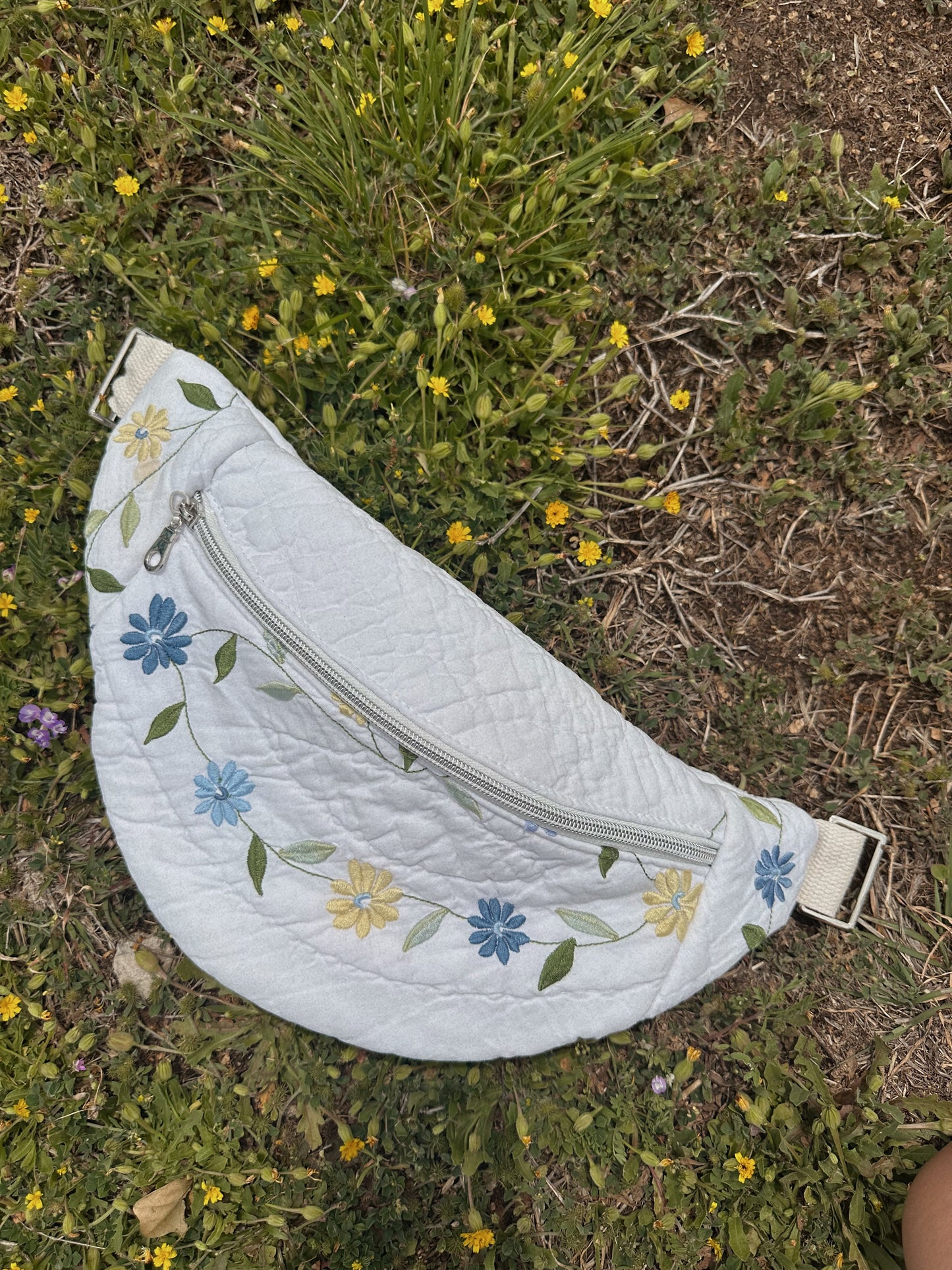 APRIL SHOWERS MINI FANNY 🌧️
