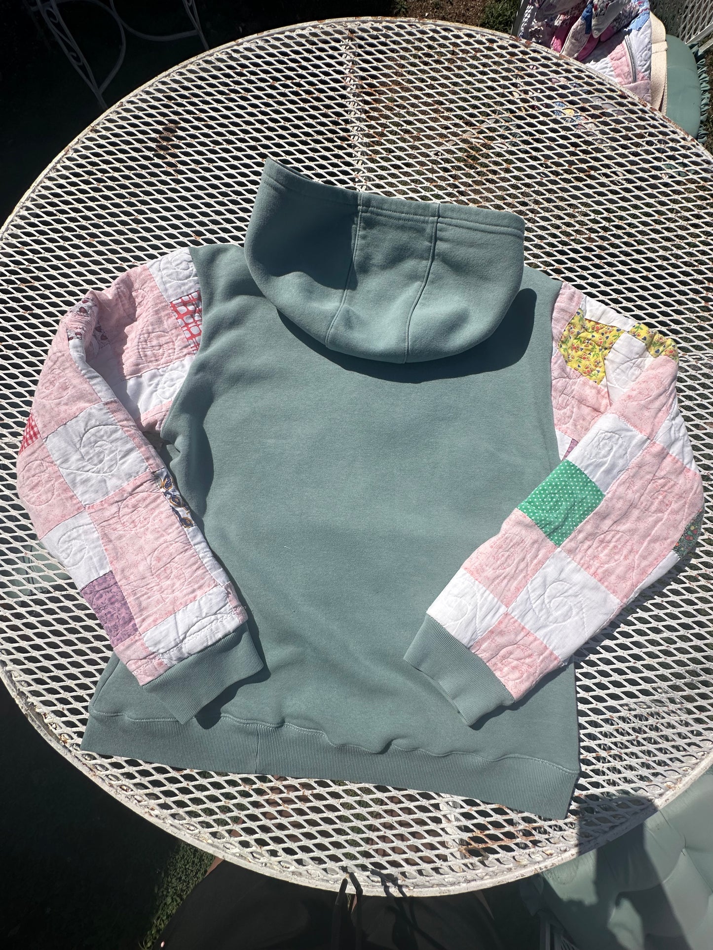 DAISY CARHARTT HOODIE (LARGE WOMANS)