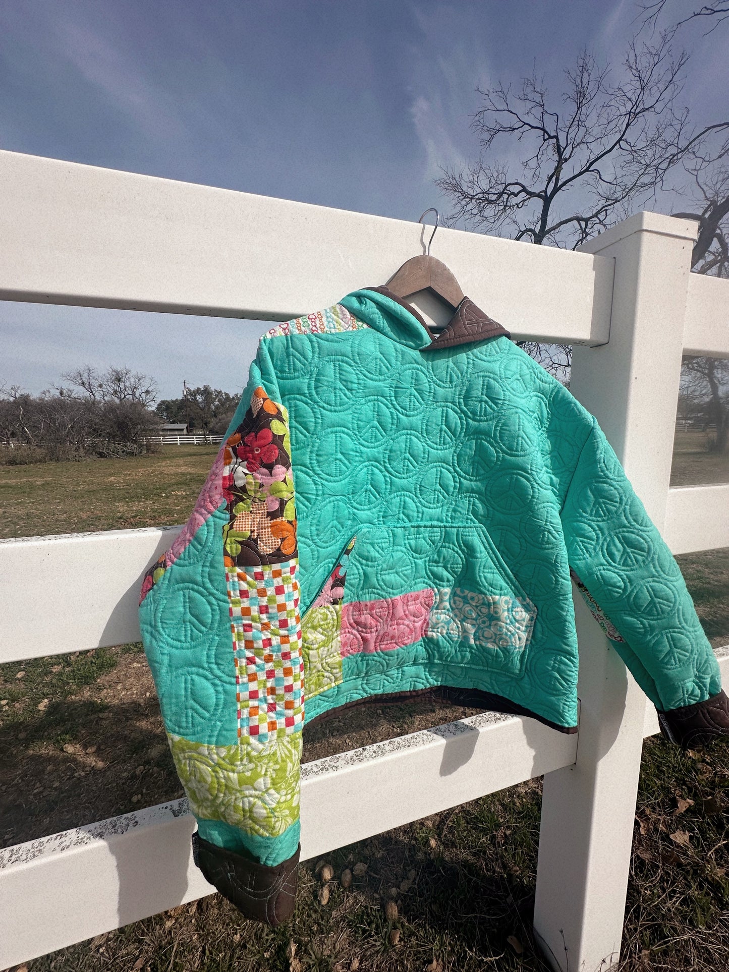 Mommy quilted Hoodie ✌🏼☮️ (M-L)