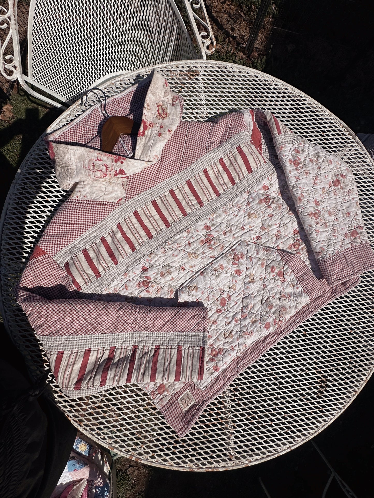 ROSE QUILTED HOODIE 🌹 (L)