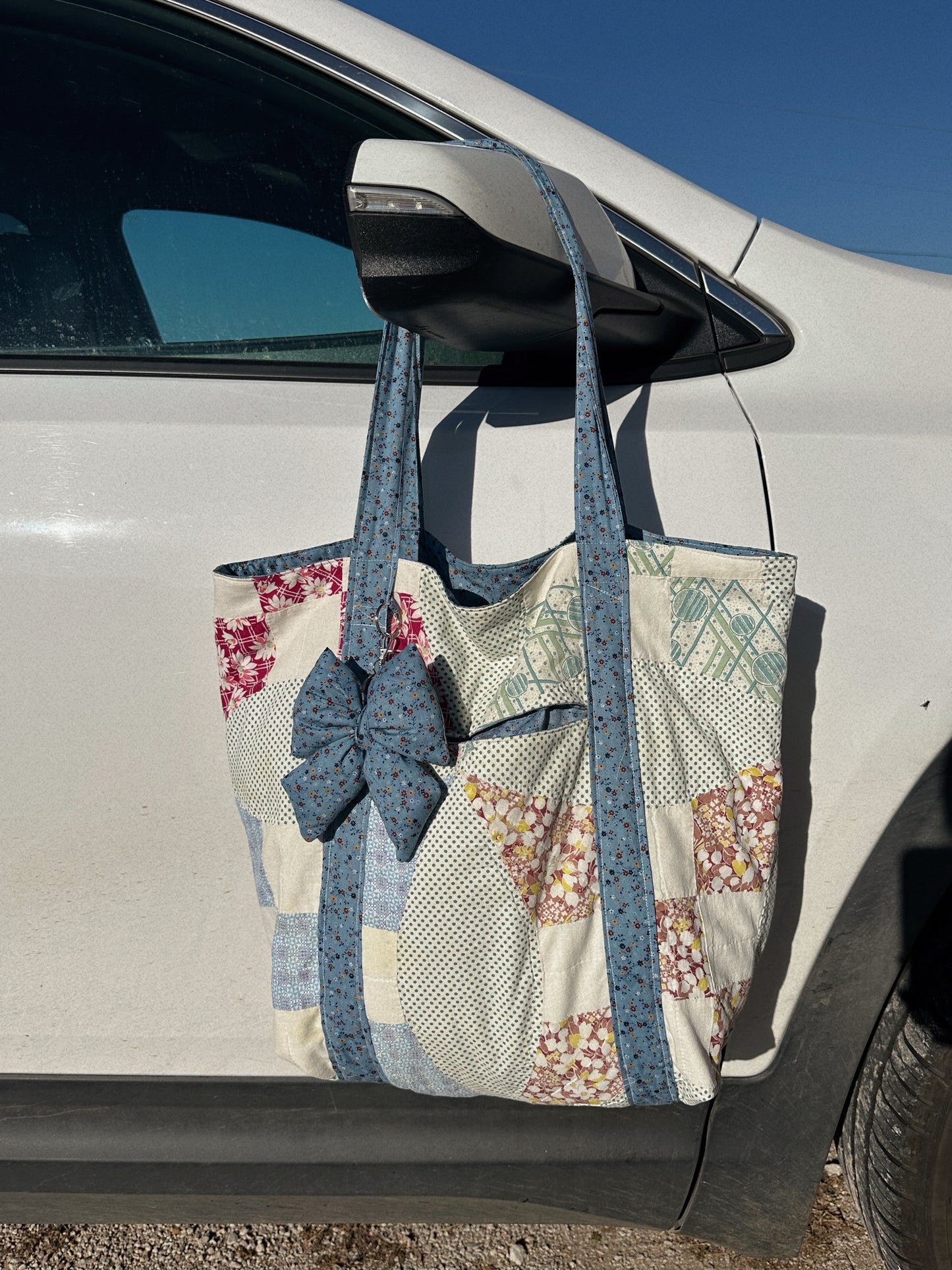 BLUE QUILTED TOTE