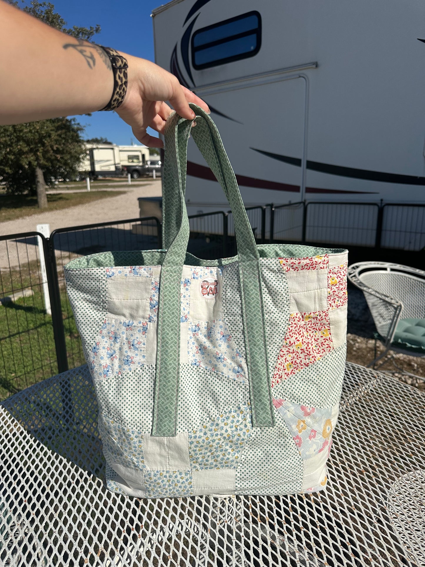 GREEN WIVES EVERYTHING TOTE