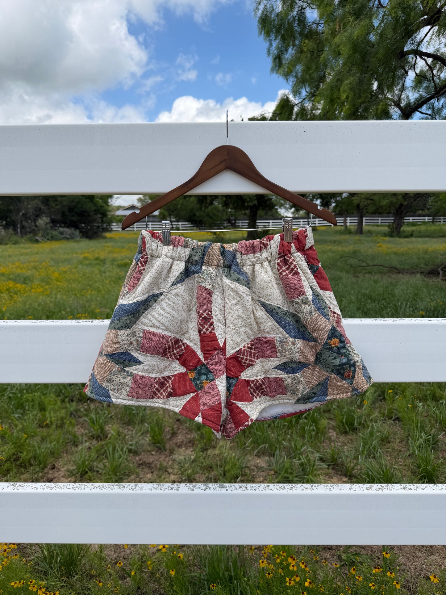 Lucky Roses shorties (M-L)