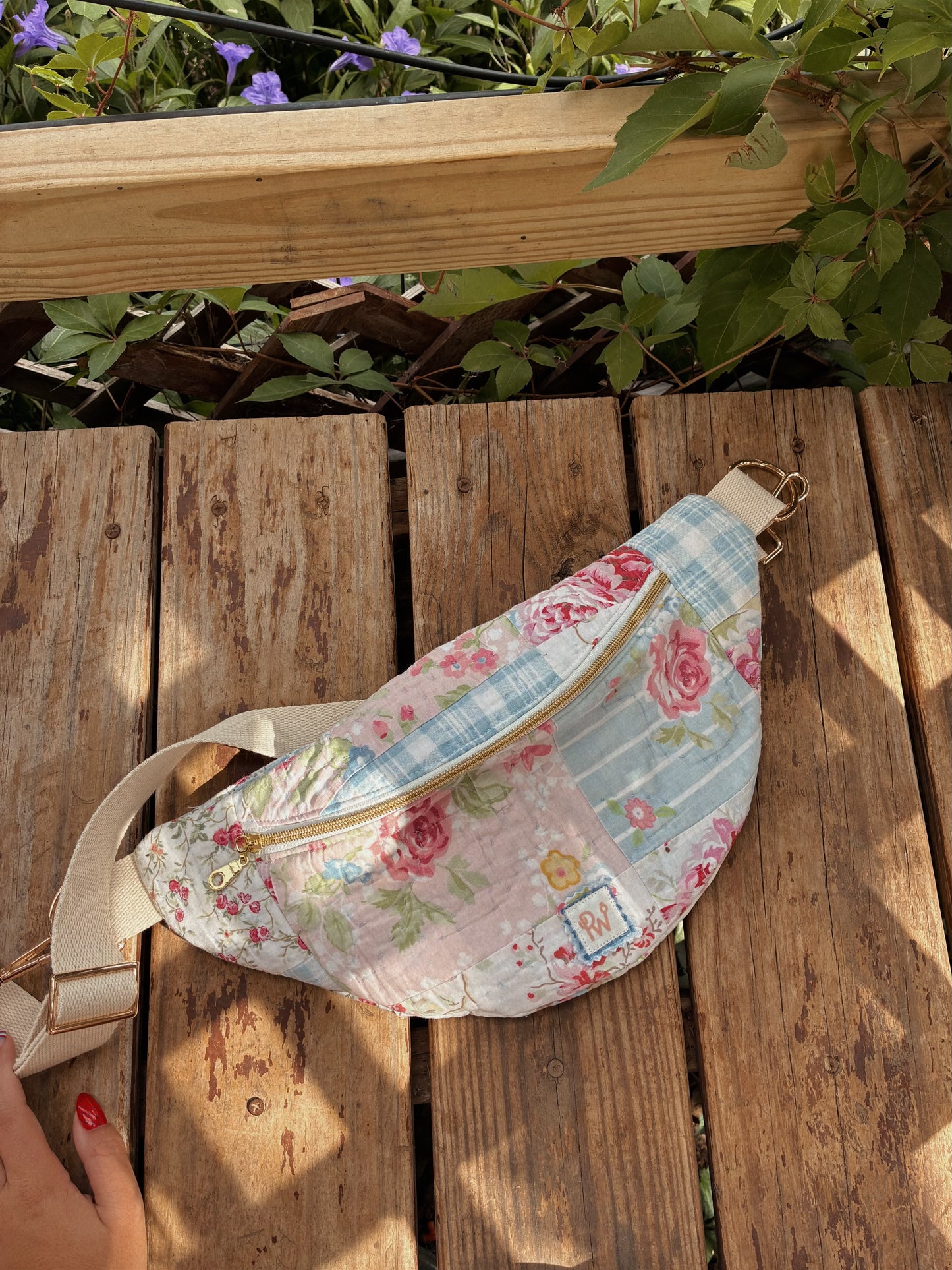 Shoreline mini Fanny