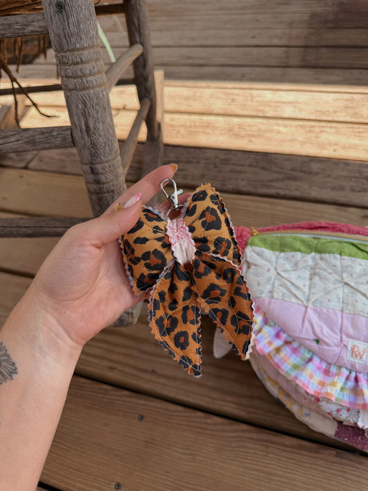 CHEETAH  BOWCHARM